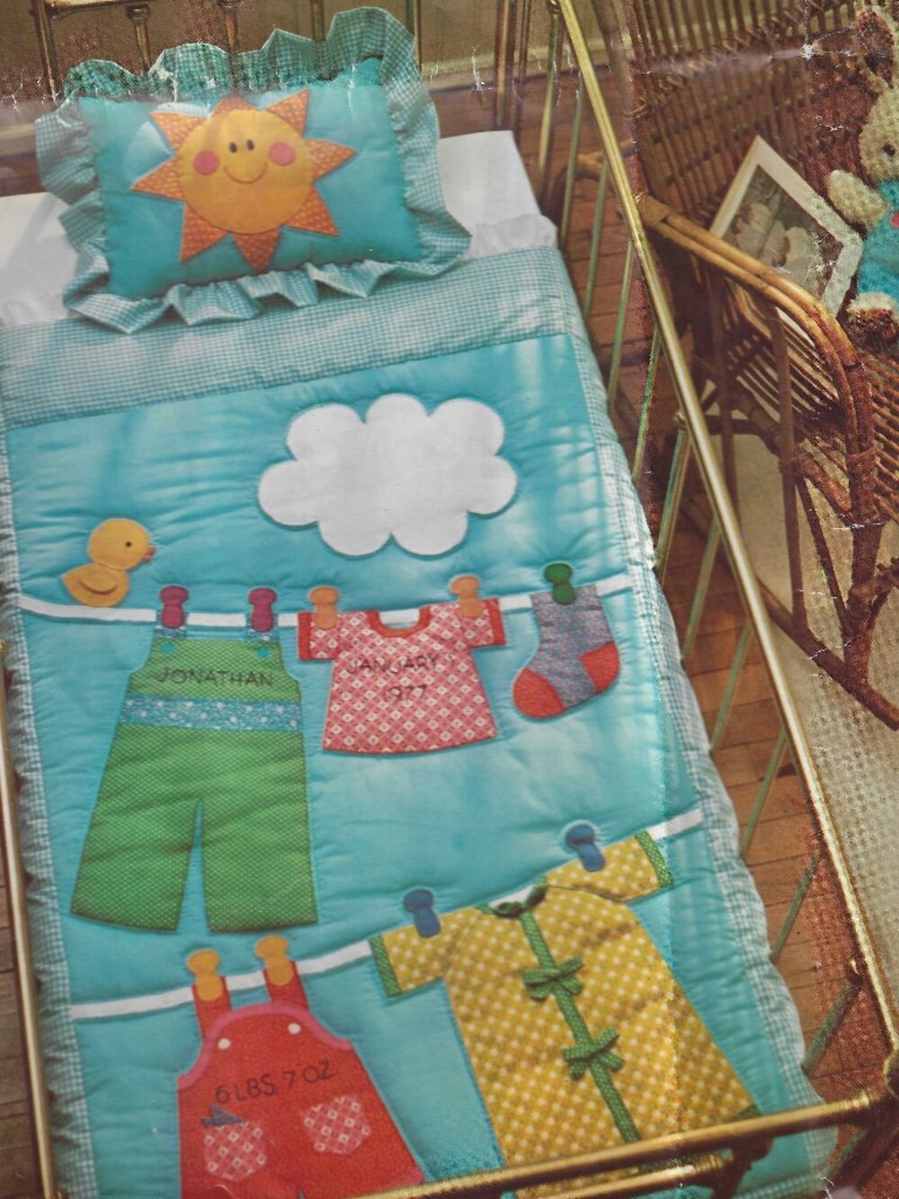 Little Vogue Quilt Pattern 1475: Clothesline Crib Quilt & Sunshine Pillow